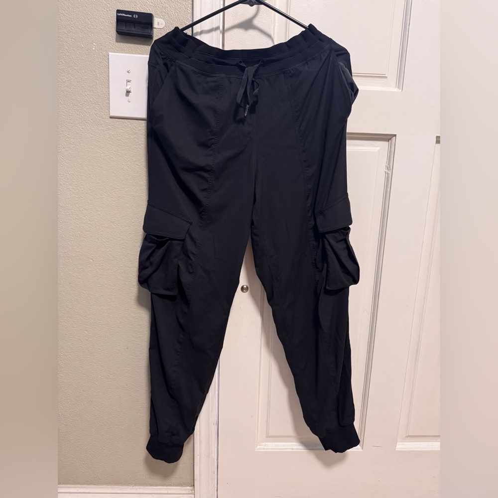 Lululemon Black Dance Studio with pockets size M